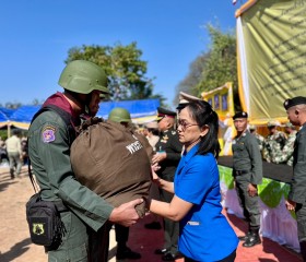 นายพลากร สุวรรณรัฐ องคมนตรี นายกมูลนิธิราชประชานุเคราะห์ฯ ... พารามิเตอร์รูปภาพ 5