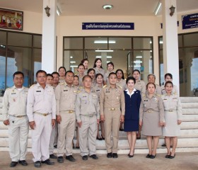 สมเด็จพระเจ้าอยู่หัว ทรงพระกรุณาโปรดเกล้าฯ ให้ ... พารามิเตอร์รูปภาพ 3