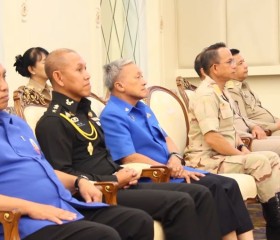 พลเรือเอก พงษ์เทพ หนูเทพ องคมนตรี ... พารามิเตอร์รูปภาพ 6