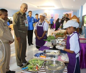 พลเรือเอก พงษ์เทพ หนูเทพ องคมนตรี ประธานกรรมการบริหาร ... พารามิเตอร์รูปภาพ 3