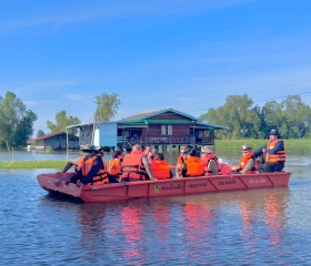 พระบาทสมเด็จพระเจ้าอยู่หัว ทรงพระกรุณาโปรดเกล้าฯ ให้ พลเอก ... พารามิเตอร์รูปภาพ 16