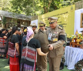 นายพลากร สุวรรณรัฐ องคมนตรี นายกมูลนิธิราชประชานุเคราะห์ฯ ... พารามิเตอร์รูปภาพ 4