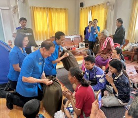 นายวิลาศ รุจิวัฒนพงศ์ รองประธานฝ่ายบรรเทาทุกข์ ... พารามิเตอร์รูปภาพ 19