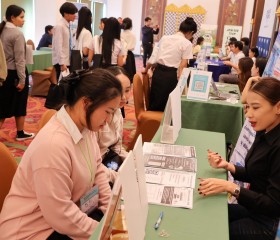 พลเรือเอก พงษ์เทพ หนูเทพ องคมนตรี ... พารามิเตอร์รูปภาพ 20