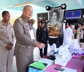 พลเรือเอก พงษ์เทพ หนูเทพ องคมนตรี ... พารามิเตอร์รูปภาพ 9