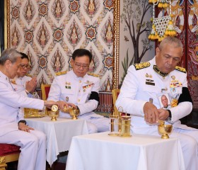 พลเรือเอก พงษ์เทพ หนูเทพ องคมนตรี ... พารามิเตอร์รูปภาพ 12