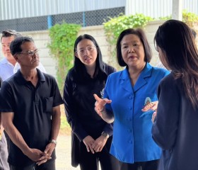 คณะกรรมการฝ่ายการสังคมสงเคราะห์ เจ้าหน้าที่มูลนิธิ ฯ ... พารามิเตอร์รูปภาพ 4