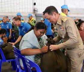 พลเรือเอก พงษ์เทพ หนูเทพ องคมนตรี ... พารามิเตอร์รูปภาพ 46