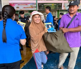 พระบาทสมเด็จพระเจ้าอยู่หัว และสมเด็จพระนางเจ้าฯ ... พารามิเตอร์รูปภาพ 19