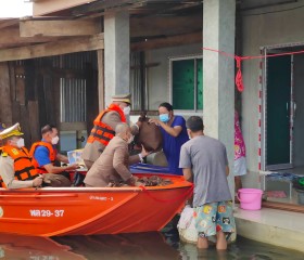 พลเรือเอก พงษ์เทพ หนูเทพ องคมนตรี เชิญสิ่งของพระราชทาน ... พารามิเตอร์รูปภาพ 4