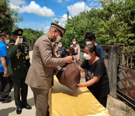 พลเรือเอก พงษ์เทพ หนูเทพ องคมนตรี เชิญสิ่งของพระราชทาน ... พารามิเตอร์รูปภาพ 10