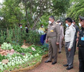 นายพลากร สุวรรณรัฐ องคมนตรี มอบถุงพระราชทานให้แก่ราษฎร ... พารามิเตอร์รูปภาพ 15