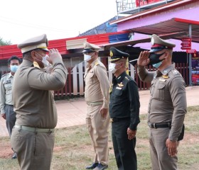 นายพลากร สุวรรณรัฐ องคมนตรี มอบถุงพระราชทานให้แก่ราษฎร ... พารามิเตอร์รูปภาพ 19