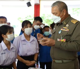 พลเรือเอก พงษ์เทพ หนูเทพ องคมนตรี ... พารามิเตอร์รูปภาพ 10