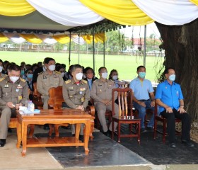 องคมนตรี เดินทางไปเป็นประธานพิธีมอบสิ่งของพระราชทาน ... พารามิเตอร์รูปภาพ 16