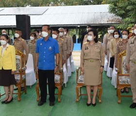 นายเกษม วัฒนชัย องคมนตรี เป็นประธานพิธีมอบสิ่งของพระราชทาน ... พารามิเตอร์รูปภาพ 2