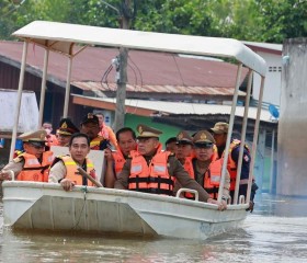 พลเอก กัมปนาท รุดดิษฐ์ องคมนตรี ... พารามิเตอร์รูปภาพ 6